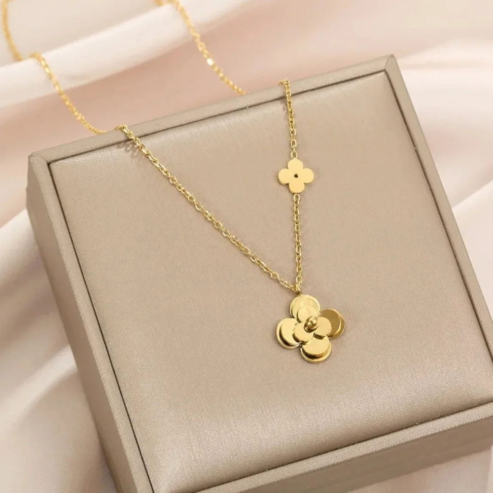 18K Gold Stainless steel Necklace Camelia Flower - Picture 1 of 7